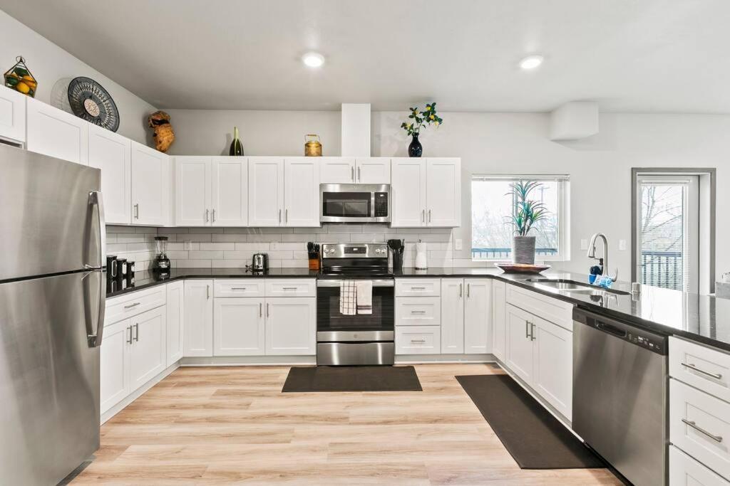 Spacious New 2 Bed 2 Bath Apt By Downtown Σποκάν Εξωτερικό φωτογραφία