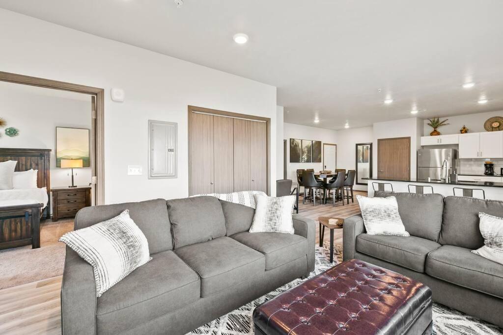 Spacious New 2 Bed 2 Bath Apt By Downtown Σποκάν Εξωτερικό φωτογραφία