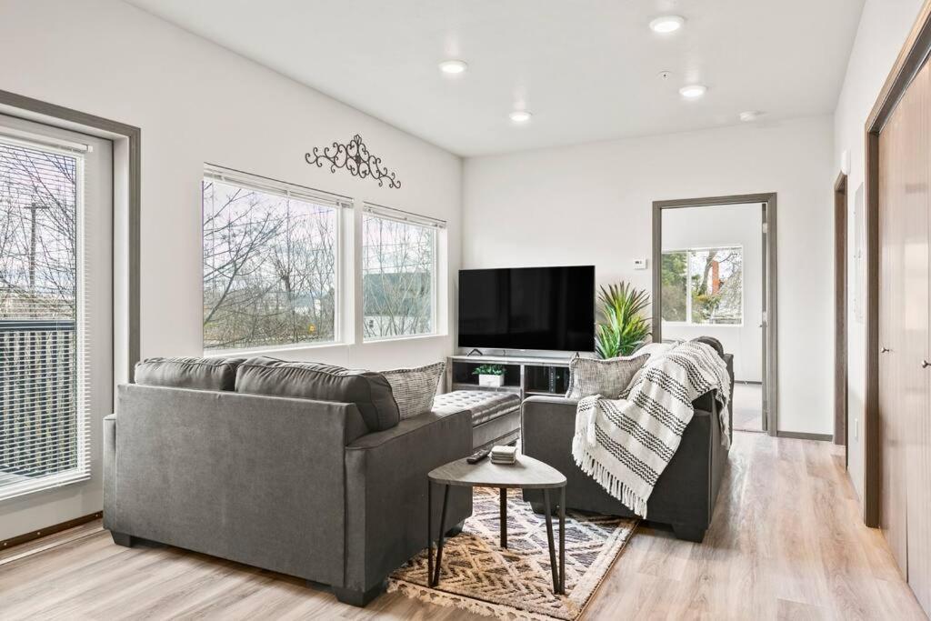 Spacious New 2 Bed 2 Bath Apt By Downtown Σποκάν Εξωτερικό φωτογραφία
