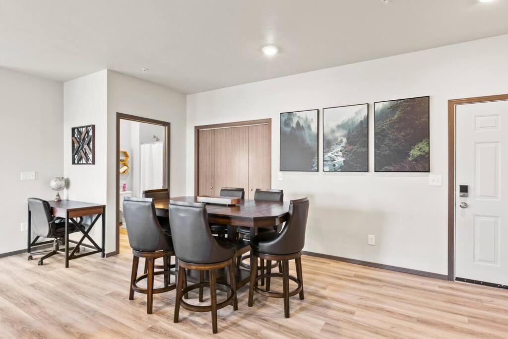 Spacious New 2 Bed 2 Bath Apt By Downtown Σποκάν Εξωτερικό φωτογραφία