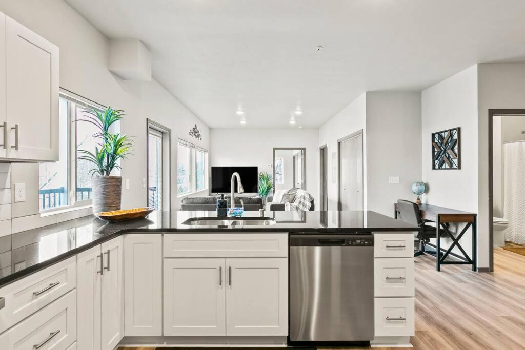 Spacious New 2 Bed 2 Bath Apt By Downtown Σποκάν Εξωτερικό φωτογραφία